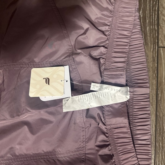 Fabletics Parachute Pant Size S  Lightweight Cargo Jogger Windbreaker Plum Shine - Picture 8 of 10